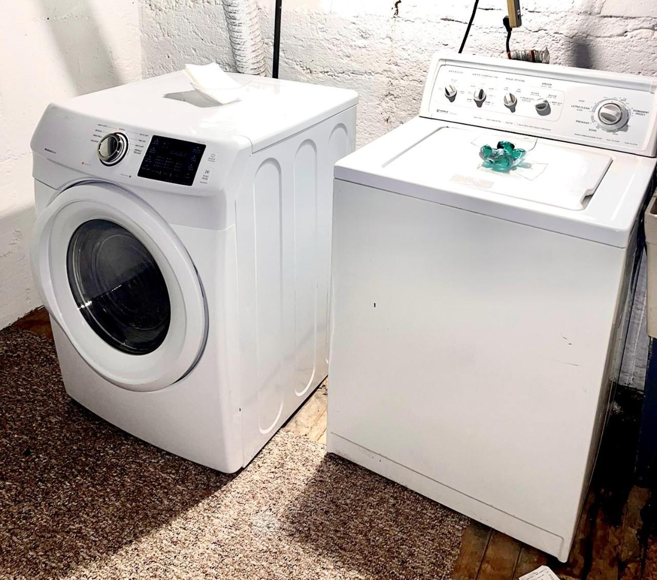 Spacious Home With In-Unit Laundry, Parking, 1Gb Wifi, & Patio Deck Rochester Ngoại thất bức ảnh